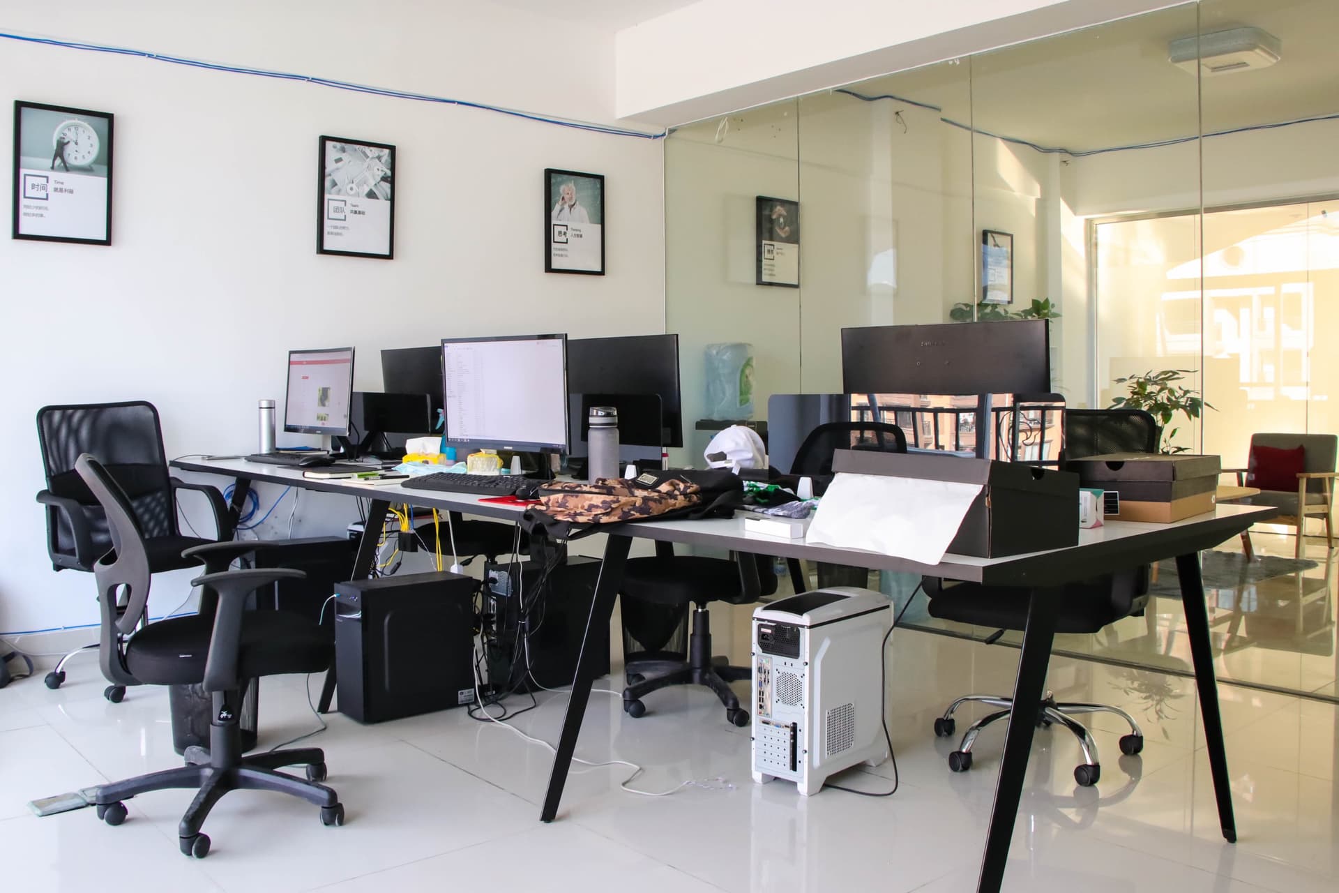 DING SEAL office team