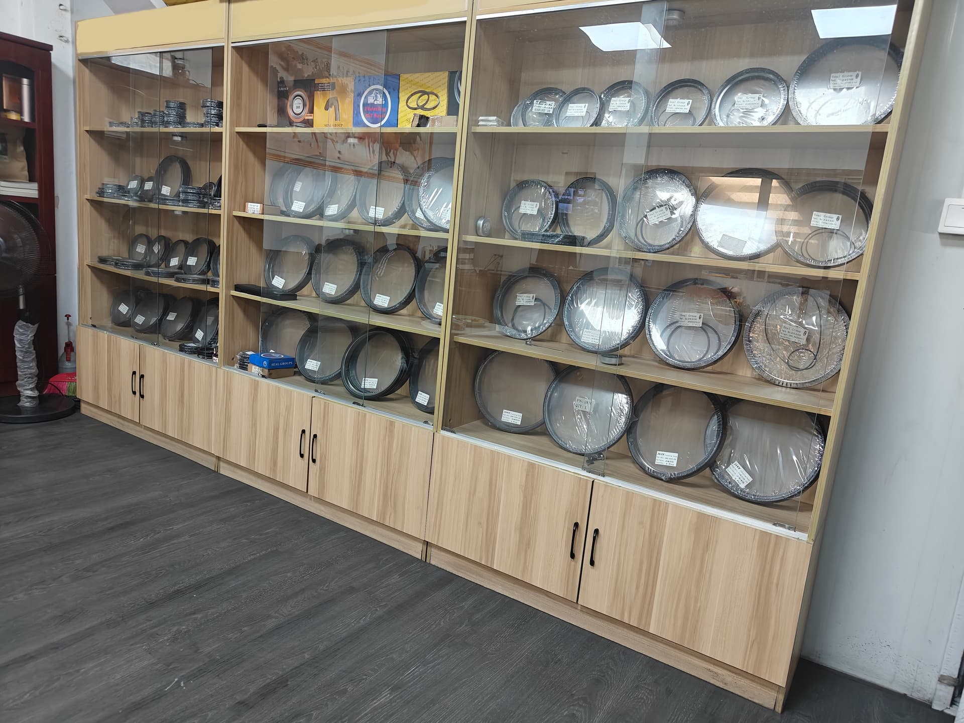 Seal product showroom